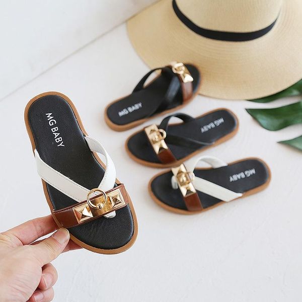 slipper girls slippers size 26-35 2021 fashion summer kids metal ring street and outdoor flip flops sequins sandalias for children, Black;grey
slipper girls slippers size 26-35 2021 fashion summer kids metal ring street and outdoor flip flops sequins sandalias for children, Black;grey