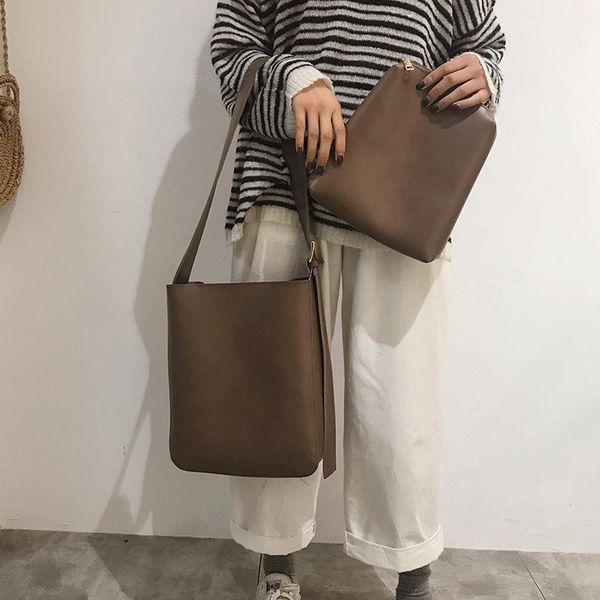 cross body the 2021 retro simple picture-and-mother bag wide shoulder strap fashion bucket women's messenger big
cross body the 2021 retro simple picture-and-mother bag wide shoulder strap fashion bucket women's messenger big