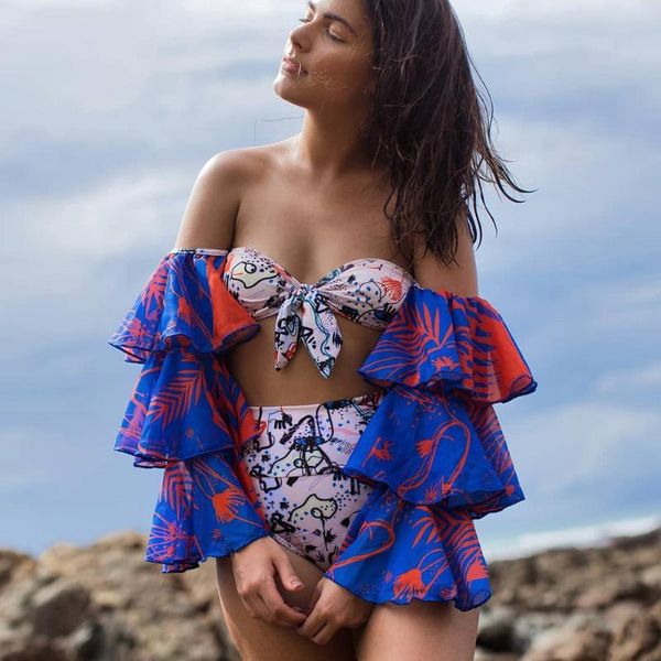 one piece swimsuit 2021 long sleeve swimwear women v-neck monokini print backless bodysuit string plus size bathing suit
one piece swimsuit 2021 long sleeve swimwear women v-neck monokini print backless bodysuit string plus size bathing suit