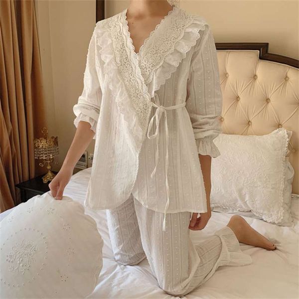 3 colors women's princess flower embroidered lace pajama sets.vintage lace up pyjamas suit.ladies home sleepwear nightclothes 210928, Black;red
3 colors women's princess flower embroidered lace pajama sets.vintage lace up pyjamas suit.ladies home sleepwear nightclothes 210928, Black;red