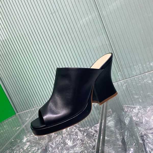 2021 new arrival women slipper summer true leather sandals with 8.5cm high heels beach slide fashion scuffs slippers outdoor shoes size eur, Black
2021 new arrival women slipper summer true leather sandals with 8.5cm high heels beach slide fashion scuffs slippers outdoor shoes size eur, Black