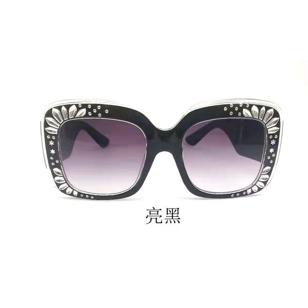 new large frame diamond inlaid 3862 women's sunglasses, White;black
new large frame diamond inlaid 3862 women's sunglasses, White;black