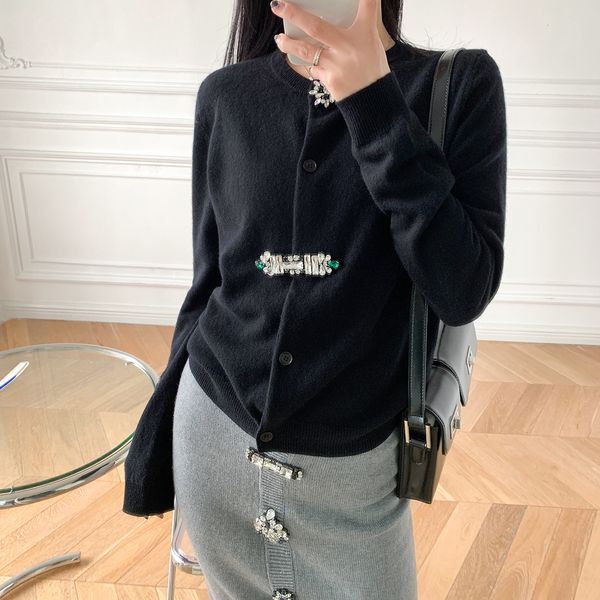 2021 spring new elegant temperament drill buckle slim slimming black knitted cardigan sweater women iiov, White;black
2021 spring new elegant temperament drill buckle slim slimming black knitted cardigan sweater women iiov, White;black
