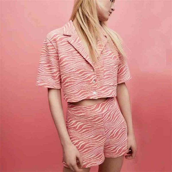 spring fashion women knit suit casual short-sleeved v-neck short styled shirts and high waist shorts summer knitted suits 210524, White
spring fashion women knit suit casual short-sleeved v-neck short styled shirts and high waist shorts summer knitted suits 210524, White