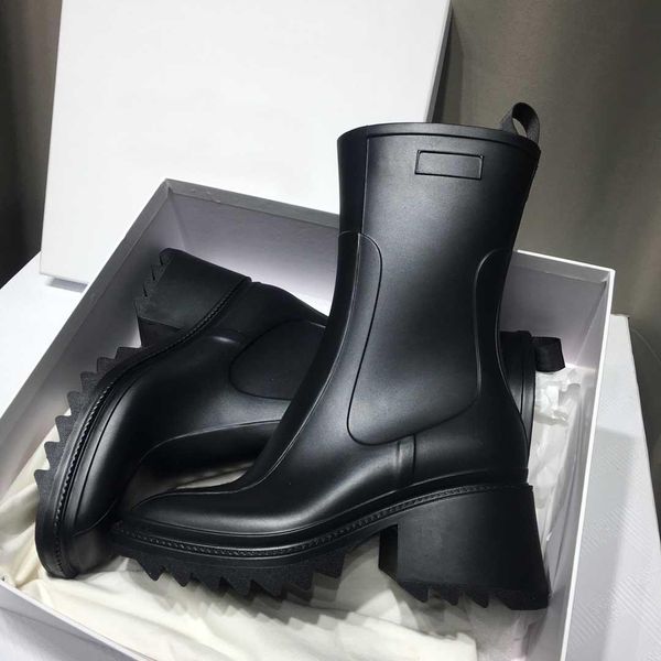 2022 betty designer boots pvc heeled zip boot women square toe knee booties rubber platform rain shoes waterproof welly shoe with box, Black
2022 betty designer boots pvc heeled zip boot women square toe knee booties rubber platform rain shoes waterproof welly shoe with box, Black