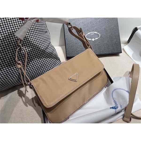 purse online oxford canvas light one shoulder messenger bag hand hand-held postman armpit flip women's bag small purse
purse online oxford canvas light one shoulder messenger bag hand hand-held postman armpit flip women's bag small purse