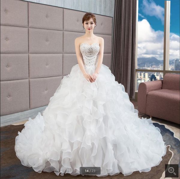 2021 white/red organza luxury wedding dresses ball gown heavily crystals sparkly ruffled wedding dresses strapless sweetheart bride dress
2021 white/red organza luxury wedding dresses ball gown heavily crystals sparkly ruffled wedding dresses strapless sweetheart bride dress