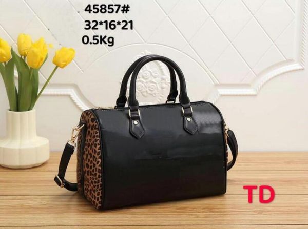 designer leopard tote bag embossing shoulder bags travel handbags 2022 duffle bags fashion genuine leather high-capacity handbag
designer leopard tote bag embossing shoulder bags travel handbags 2022 duffle bags fashion genuine leather high-capacity handbag