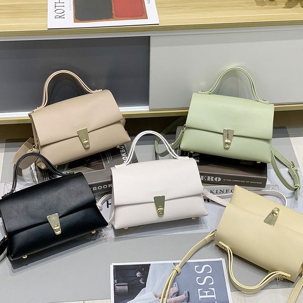 female 2021 new korean fashion handbag buckle single shoulder messenger bag soft leather large capacity
female 2021 new korean fashion handbag buckle single shoulder messenger bag soft leather large capacity