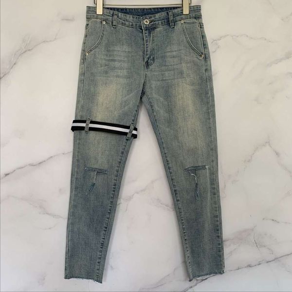 2021 autumn new chic knee hole t-shaped knife cut jeans capris bandage for men and women, Blue
2021 autumn new chic knee hole t-shaped knife cut jeans capris bandage for men and women, Blue