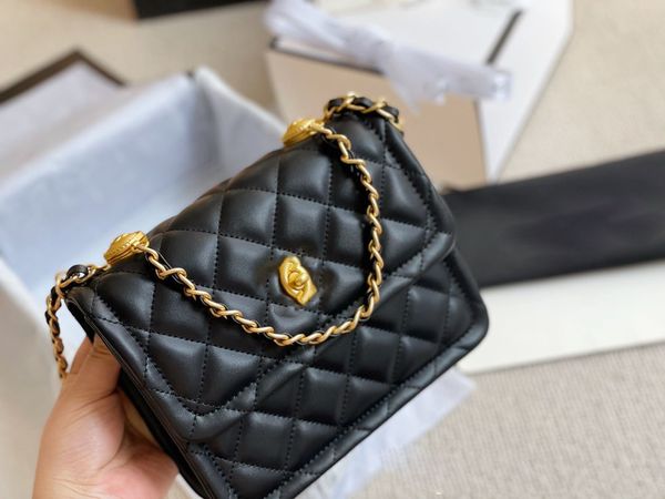 new fashion style boy bag leather womens shoulder bag handbag luxury2021 designers bags 19*15cm black1, Black
new fashion style boy bag leather womens shoulder bag handbag luxury2021 designers bags 19*15cm black1, Black