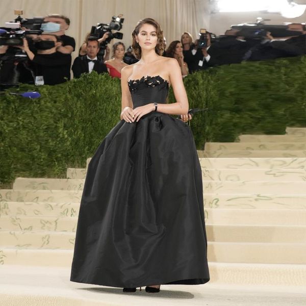 party dresses in black elegant evening sleeveless appliques ball gown women formal prom celebrity dress plus size custom, White;black
party dresses in black elegant evening sleeveless appliques ball gown women formal prom celebrity dress plus size custom, White;black