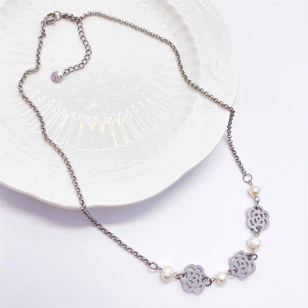 chokers cute hollow with pearl flower necklace 316l stainless steel jewelry collar retro ladies christmas gift, Golden;silver
chokers cute hollow with pearl flower necklace 316l stainless steel jewelry collar retro ladies christmas gift, Golden;silver