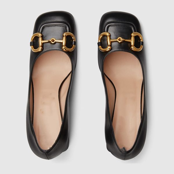 2022 new sandals women's horsebit mid heel pumps these midl pumps are crafted in black smooth leather, model number 643886
2022 new sandals women's horsebit mid heel pumps these midl pumps are crafted in black smooth leather, model number 643886