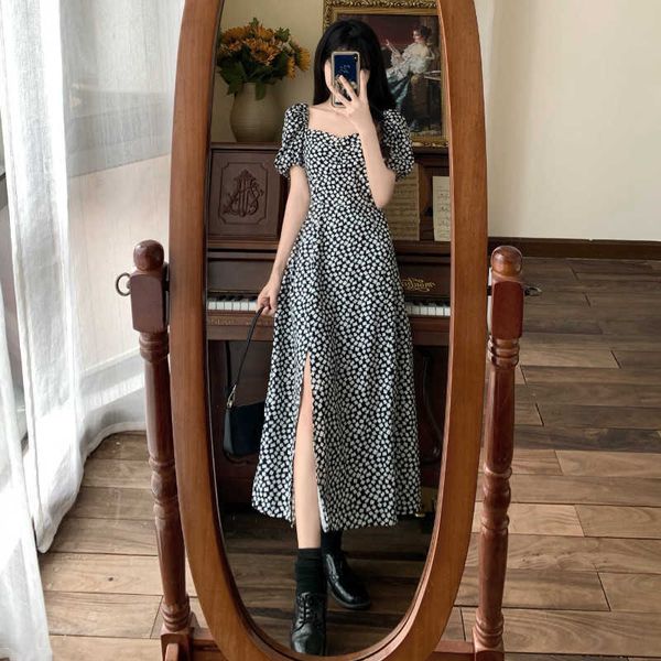 summer 2021 french square neck back care machine floral drs medium length chiffon skirt women's drs, Black;gray
summer 2021 french square neck back care machine floral drs medium length chiffon skirt women's drs, Black;gray