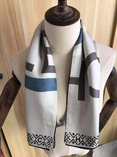 scarves 2021 arrival fashion classic letter pattern 100% silk scarf 90*90 cm square shawl twill wrap for women, Blue;gray
scarves 2021 arrival fashion classic letter pattern 100% silk scarf 90*90 cm square shawl twill wrap for women, Blue;gray