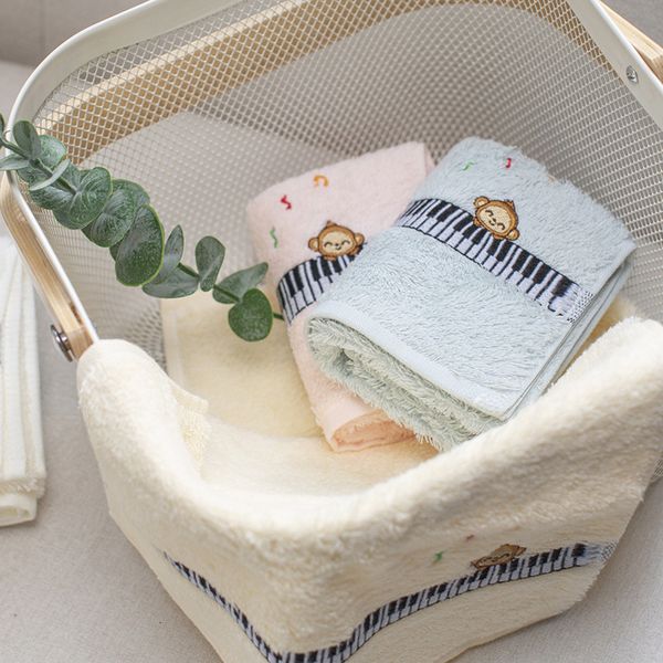 handkerchief children's towel pure cotton embroidered cartoon absorbent wash face wipe small gaoyang class a, White
handkerchief children's towel pure cotton embroidered cartoon absorbent wash face wipe small gaoyang class a, White