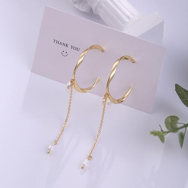 baroque vintage simulated pearl hoop earrings for women gold color dainty long chain pendant earring jewelry high quality, Golden;silver
baroque vintage simulated pearl hoop earrings for women gold color dainty long chain pendant earring jewelry high quality, Golden;silver