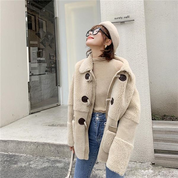 women 2021 winter new fashion sheep shearing wool overcoats female real lamb fur short outwears ladies loose warm jackets v254, Black
women 2021 winter new fashion sheep shearing wool overcoats female real lamb fur short outwears ladies loose warm jackets v254, Black