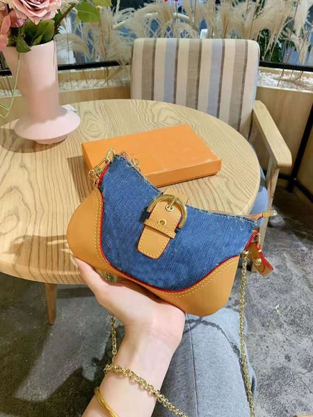 female bags alar package printing chain girls women leather handbags blue handbag shoulder cowboy inclined messenger vintage bag
female bags alar package printing chain girls women leather handbags blue handbag shoulder cowboy inclined messenger vintage bag