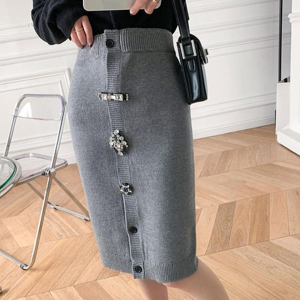 skirts women slim knitted midi skirt lady 2021 early spring single-breasted package hip long rhinestone decor, Black
skirts women slim knitted midi skirt lady 2021 early spring single-breasted package hip long rhinestone decor, Black