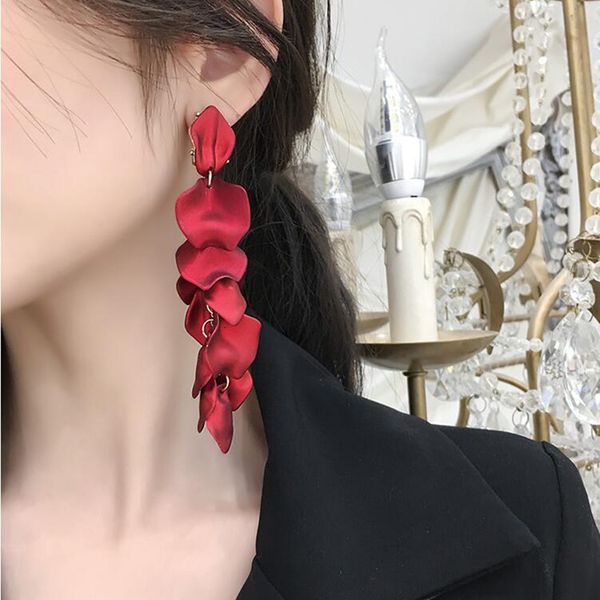 e5998 earrings european and american fashion temperament red resin petal female ear studs, Golden;silver
e5998 earrings european and american fashion temperament red resin petal female ear studs, Golden;silver