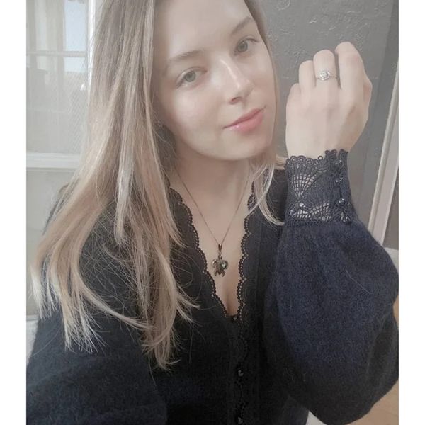 2021 new lace patchwork knitted jumper women long sleeve v neck ruffles chic elegant cardigan autumn winter warm vintage sweater 2180, White;black
2021 new lace patchwork knitted jumper women long sleeve v neck ruffles chic elegant cardigan autumn winter warm vintage sweater 2180, White;black