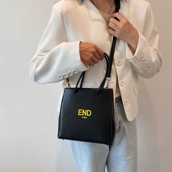 2021 summer new home tote small shopping open square letter portable armpit one shoulder women's bag
2021 summer new home tote small shopping open square letter portable armpit one shoulder women's bag