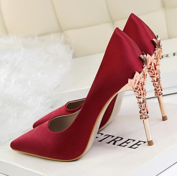 women heels metal stiletto woman pumps high heel ladies pointed party wedding bridal shoes red white black
women heels metal stiletto woman pumps high heel ladies pointed party wedding bridal shoes red white black