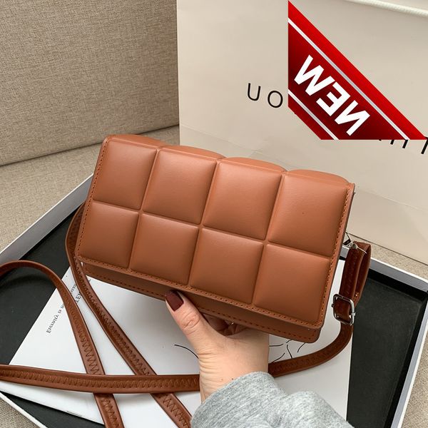 autumn winter new 2022 female literary single-shoulder minority design cross-body trend women's bag bolsos
autumn winter new 2022 female literary single-shoulder minority design cross-body trend women's bag bolsos