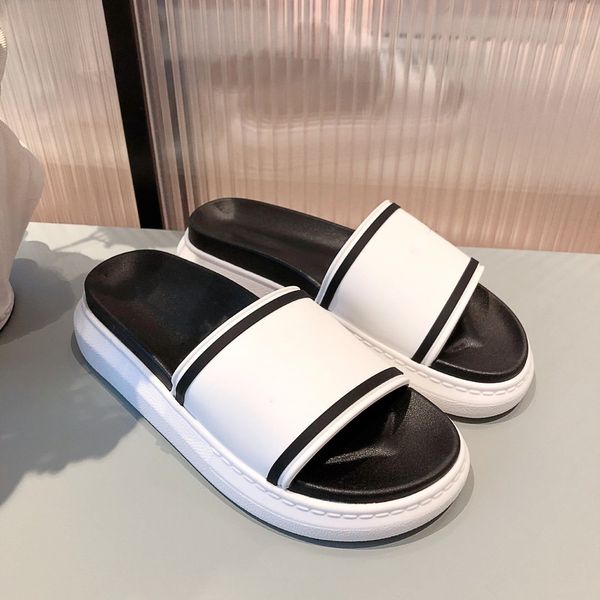2021ss womens slippers shoes 5 colors fashion trend popular slipper runner triple black white red pink soot ararat women slippers size 35-40
2021ss womens slippers shoes 5 colors fashion trend popular slipper runner triple black white red pink soot ararat women slippers size 35-40