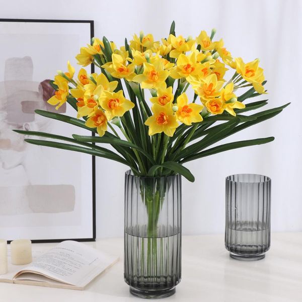 luxury narcissus bouquet with green leaves silk artificial flowers home table decor living room decoration flores artificiales
luxury narcissus bouquet with green leaves silk artificial flowers home table decor living room decoration flores artificiales