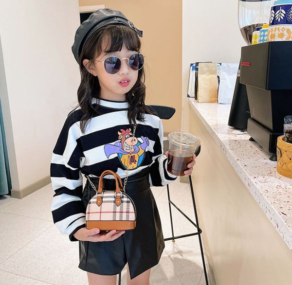 fashion girls shell handbag children plaid printed metail chain crossbody bags luxury kids lattice single shoulder princess bag a7850, Black 
fashion girls shell handbag children plaid printed metail chain crossbody bags luxury kids lattice single shoulder princess bag a7850, Black
