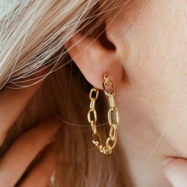 classic gold color brass hoop earrings for women girls chain design c shape huggie earrings ins trending ladies daily jewelry, Golden;silver
classic gold color brass hoop earrings for women girls chain design c shape huggie earrings ins trending ladies daily jewelry, Golden;silver