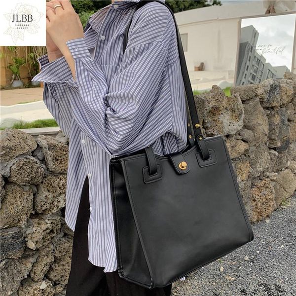 cross body vintage women shoulder bag large capacity solid color female handbags pu leather women's totes shopping bolsa feminin black
cross body vintage women shoulder bag large capacity solid color female handbags pu leather women's totes shopping bolsa feminin black