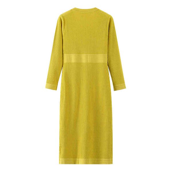design high version family b sweater autumn winter new v-neck closed waist thin temperament split knit dress female, White
design high version family b sweater autumn winter new v-neck closed waist thin temperament split knit dress female, White