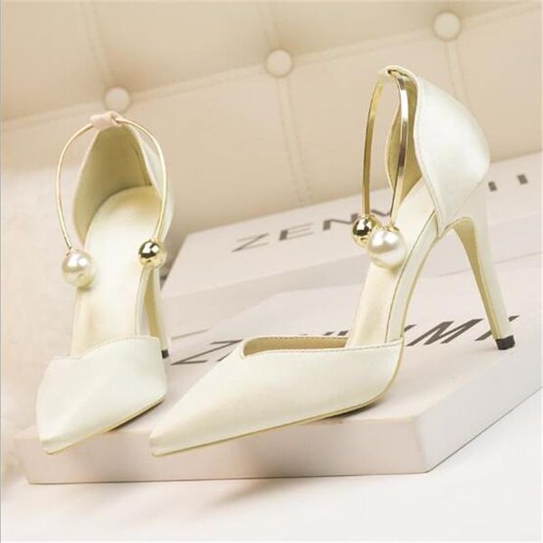 dress shoes 2021 elegant pearl metal buckle show thin women's sandals solid patent leather pointed toe fashion brand high heels women, Black
dress shoes 2021 elegant pearl metal buckle show thin women's sandals solid patent leather pointed toe fashion brand high heels women, Black
