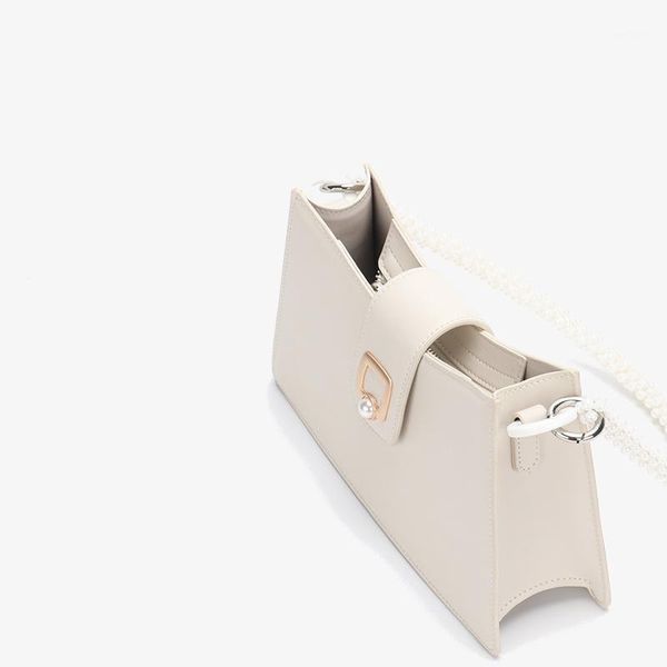 evening bags 2021 cowhide women's bag fashion pearl underarm single shoulder crossbody can be customized in guangzhou factory
evening bags 2021 cowhide women's bag fashion pearl underarm single shoulder crossbody can be customized in guangzhou factory