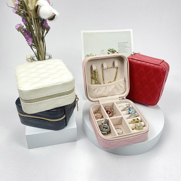 jewelry pouches, bags organizer display travel outdoor portable small square boxes zipper pu leather storage case earrings rings box, Pink;blue
jewelry pouches, bags organizer display travel outdoor portable small square boxes zipper pu leather storage case earrings rings box, Pink;blue