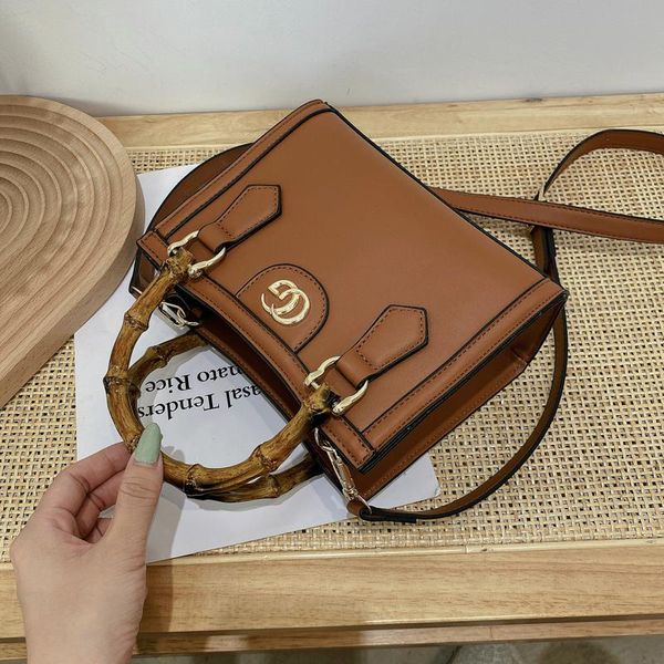 evening bags women 2021 luxury handbags designer patent leather handbag bright women's messenger bag ladies
evening bags women 2021 luxury handbags designer patent leather handbag bright women's messenger bag ladies