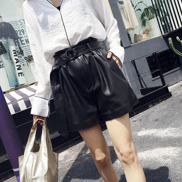 women's shorts natural sheepskin genuine leather 2021 fashion female short design a real slim hip black h73, White;black
women's shorts natural sheepskin genuine leather 2021 fashion female short design a real slim hip black h73, White;black