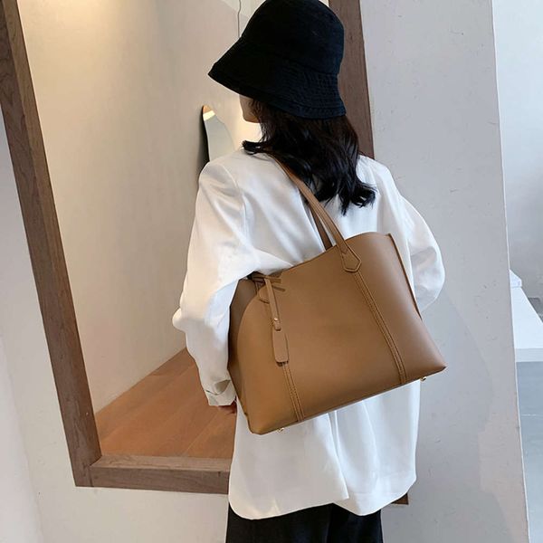 hbp luxury designersimple large capacity women's fashion 2020 new popular one shoulder underarm net red portable tote bag
hbp luxury designersimple large capacity women's fashion 2020 new popular one shoulder underarm net red portable tote bag