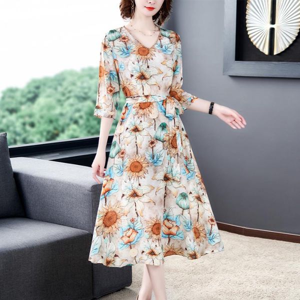 2021 summer casual floral mulberry silk midi dresses spring women vintage plus size print dresses classy bodycon party vestidos, Black;gray
2021 summer casual floral mulberry silk midi dresses spring women vintage plus size print dresses classy bodycon party vestidos, Black;gray
