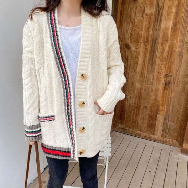 color contrast knitted cardigan women's loose thin new autumn and winter wear lazy hemp sweater coat, White;black
color contrast knitted cardigan women's loose thin new autumn and winter wear lazy hemp sweater coat, White;black