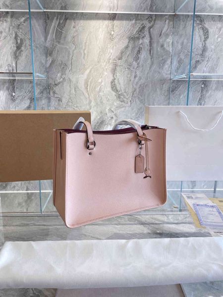 2021 litchi cowhide tyler carryall bag bag metal pendant simple commuter shopping luxuryss designerss yw
2021 litchi cowhide tyler carryall bag bag metal pendant simple commuter shopping luxuryss designerss yw