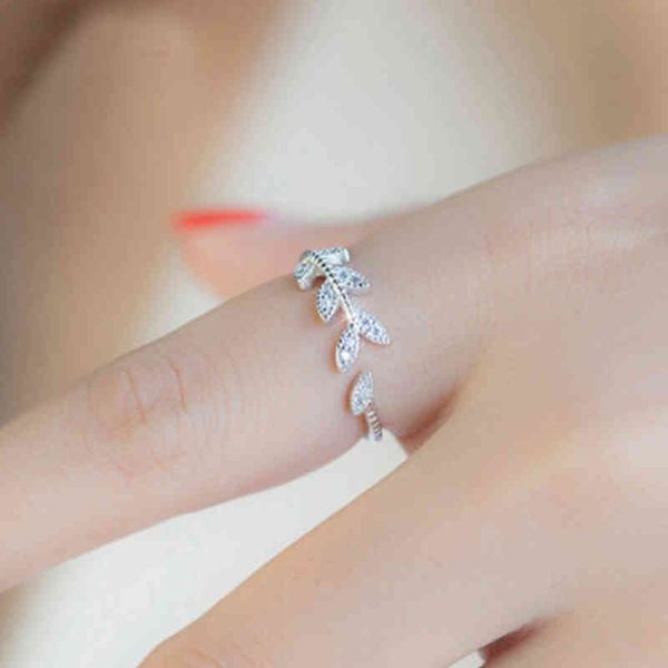 trendy solid feather leaves opening adjustable finger ring for women girl shining aaa zircon rhinestone crystal jewelry, Silver
trendy solid feather leaves opening adjustable finger ring for women girl shining aaa zircon rhinestone crystal jewelry, Silver