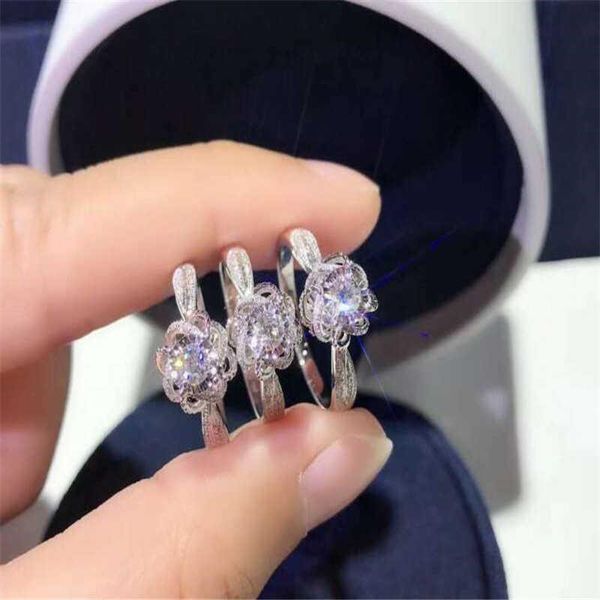 wedding rings gorgeous round cut white flower ring silver color bride engagement jewelry, Slivery;golden
wedding rings gorgeous round cut white flower ring silver color bride engagement jewelry, Slivery;golden