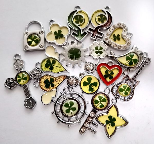50 pcs lucky mixed design four-leaf clover fortune shamrock pendants jewelry, Silver
50 pcs lucky mixed design four-leaf clover fortune shamrock pendants jewelry, Silver