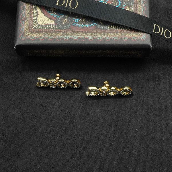 d signature / signature diamond inlaid simple letter earrings net red star same earrings, Black
d signature / signature diamond inlaid simple letter earrings net red star same earrings, Black