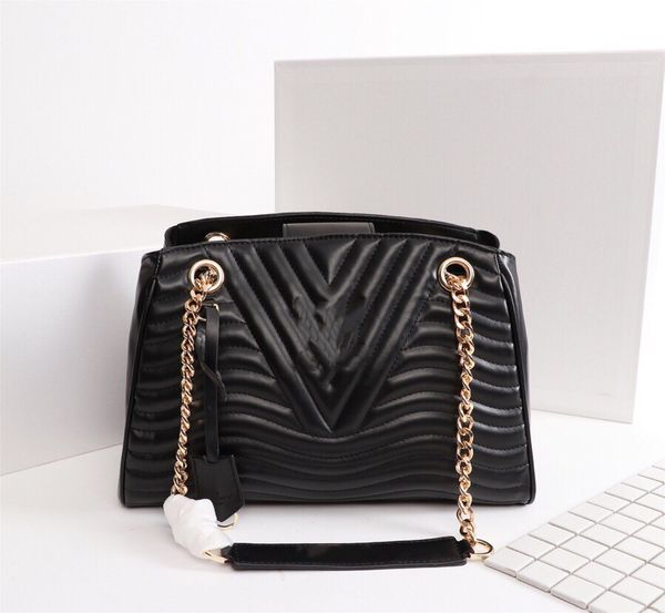designer shoulder bags classic leather bag women embossing handbags womens crossbody vintage clutch tote messensger mix style wallets purse
designer shoulder bags classic leather bag women embossing handbags womens crossbody vintage clutch tote messensger mix style wallets purse
